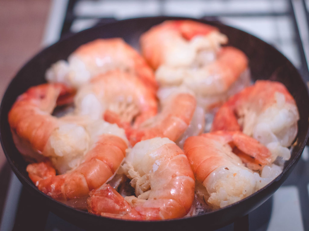 shrimp in pan